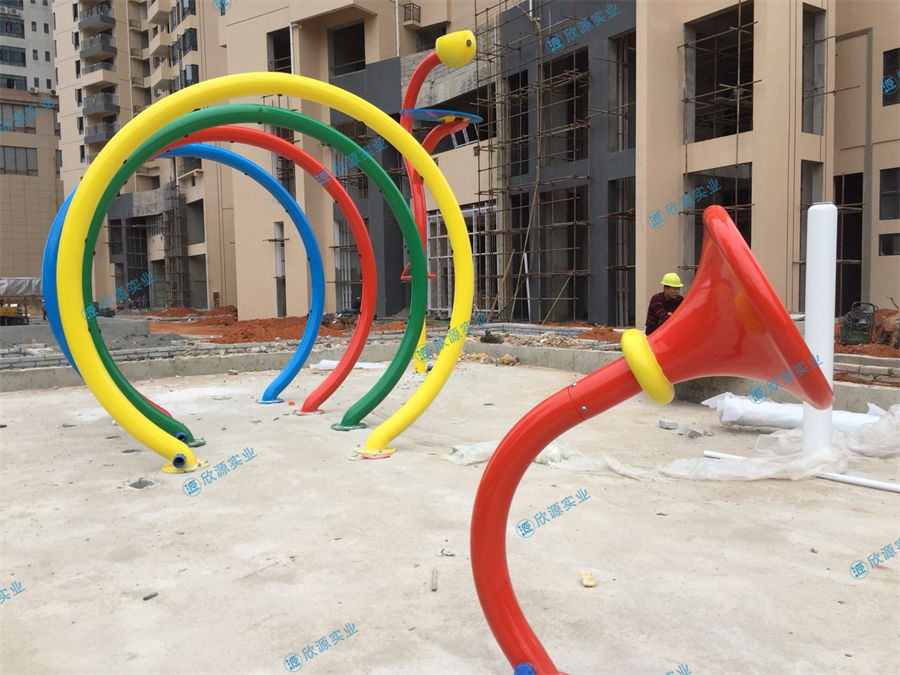 冰斗戲水小品